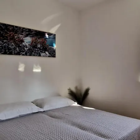 Airy In - Murter, - 3 Min Walk, 2 Bedrooms, 2 Bathrooms, 70m2 With Terrace, Mooring Included 티스노