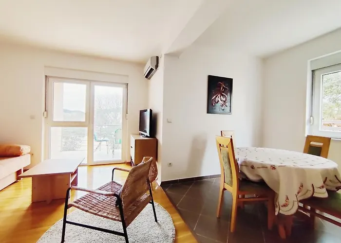 Appartement Airy In - Murter, - 3 Min Walk, 2 Bedrooms, 2 Bathrooms, 70m2 With Terrace, Mooring Included *