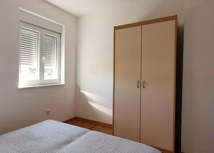 Appartement Airy In - Murter, - 3 Min Walk, 2 Bedrooms, 2 Bathrooms, 70m2 With Terrace, Mooring Included