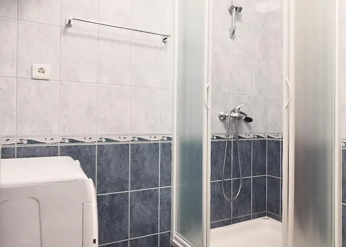 Airy In - Murter, - 3 Min Walk, 2 Bedrooms, 2 Bathrooms, 70m2 With Terrace, Mooring Included Appartement Tisno