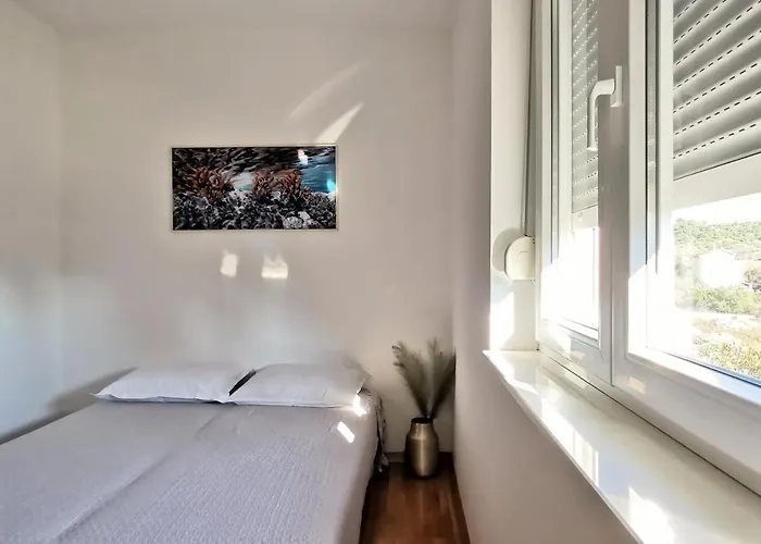 Appartement Airy In - Murter, - 3 Min Walk, 2 Bedrooms, 2 Bathrooms, 70m2 With Terrace, Mooring Included *