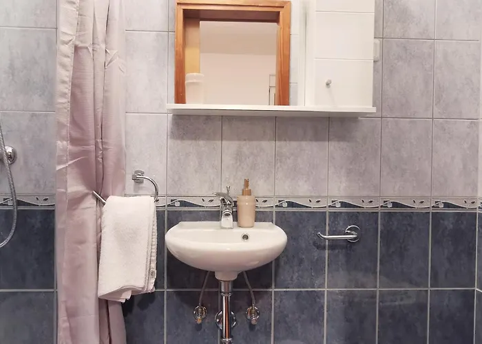 Airy In - Murter, - 3 Min Walk, 2 Bedrooms, 2 Bathrooms, 70m2 With Terrace, Mooring Included Appartement Tisno