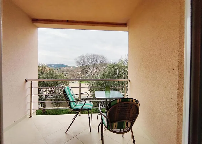 Airy In - Murter, - 3 Min Walk, 2 Bedrooms, 2 Bathrooms, 70m2 With Terrace, Mooring Included * 티스노