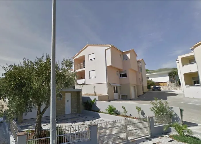 Airy In - Murter, - 3 Min Walk, 2 Bedrooms, 2 Bathrooms, 70m2 With Terrace, Mooring Included 티스노